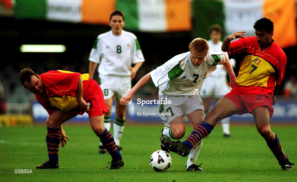28 March 2001; Damien Duff of Republic of Ireland in action against Txema Garcia, left, and Oscar Sonegro of Andorra during the 2002 FIFA World Cup Qualifier match between Andorra and Republic of Ireland at the Mini Estadi in Barcelona, Spain. Photo by Damien Eagers/Sportsfile