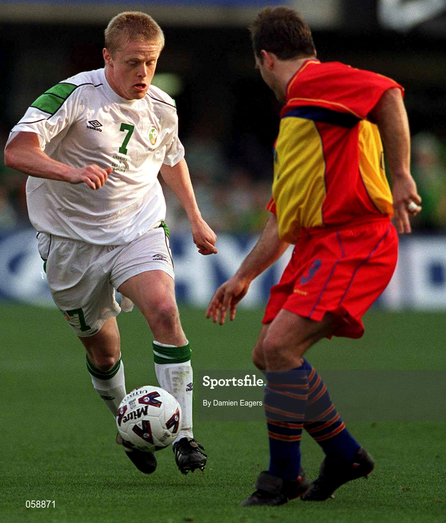 28 March 2001; Damien Duff of Republic of Ireland in action against Jesus Lucendo of Andorra during the 2002 FIFA World Cup Qualifier match between Andorra and Republic of Ireland at the Mini Estadi in Barcelona, Spain. Photo by Damien Eagers/Sportsfile