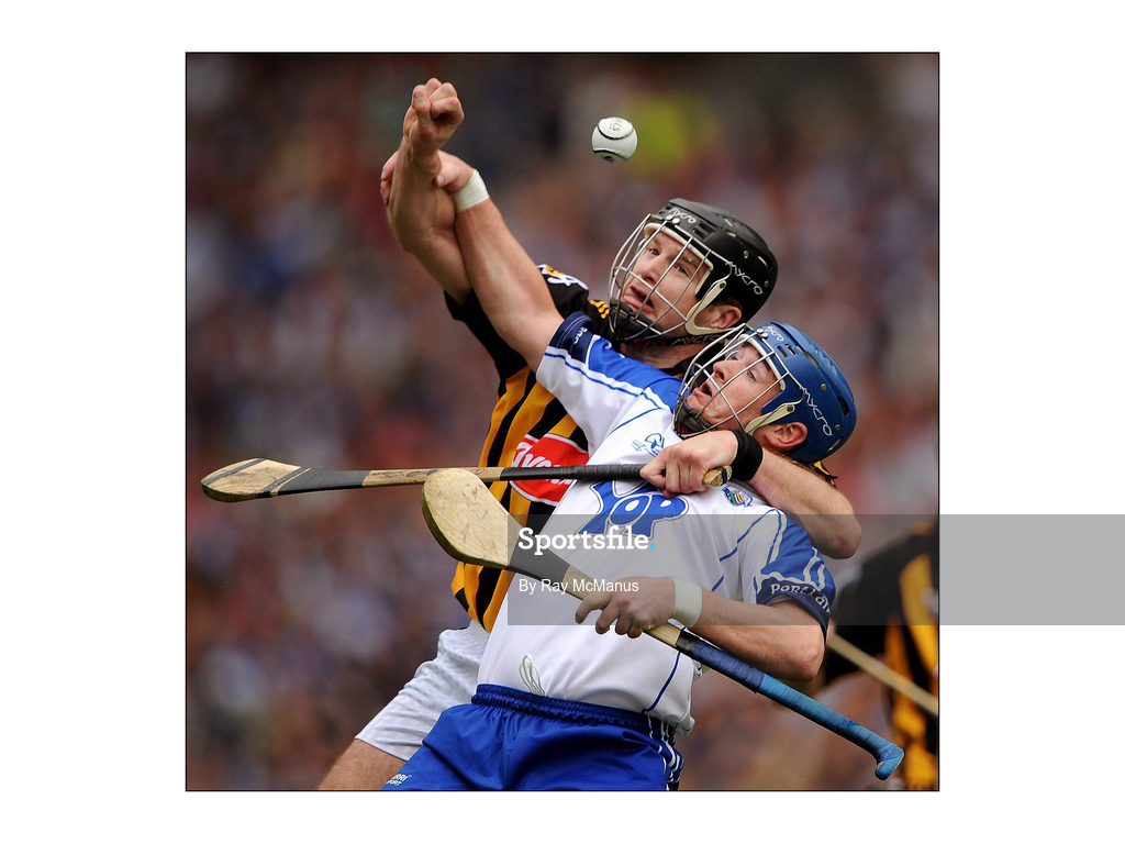 9 August 2009; Shane Walsh, Waterford, in action against J.J. Delaney, Kilkenny. GAA Hurling All-Ireland Senior Championship Semi-Final, Kilkenny v Waterford, Croke Park, Dublin. Picture credit: Ray McManus / SPORTSFILE
