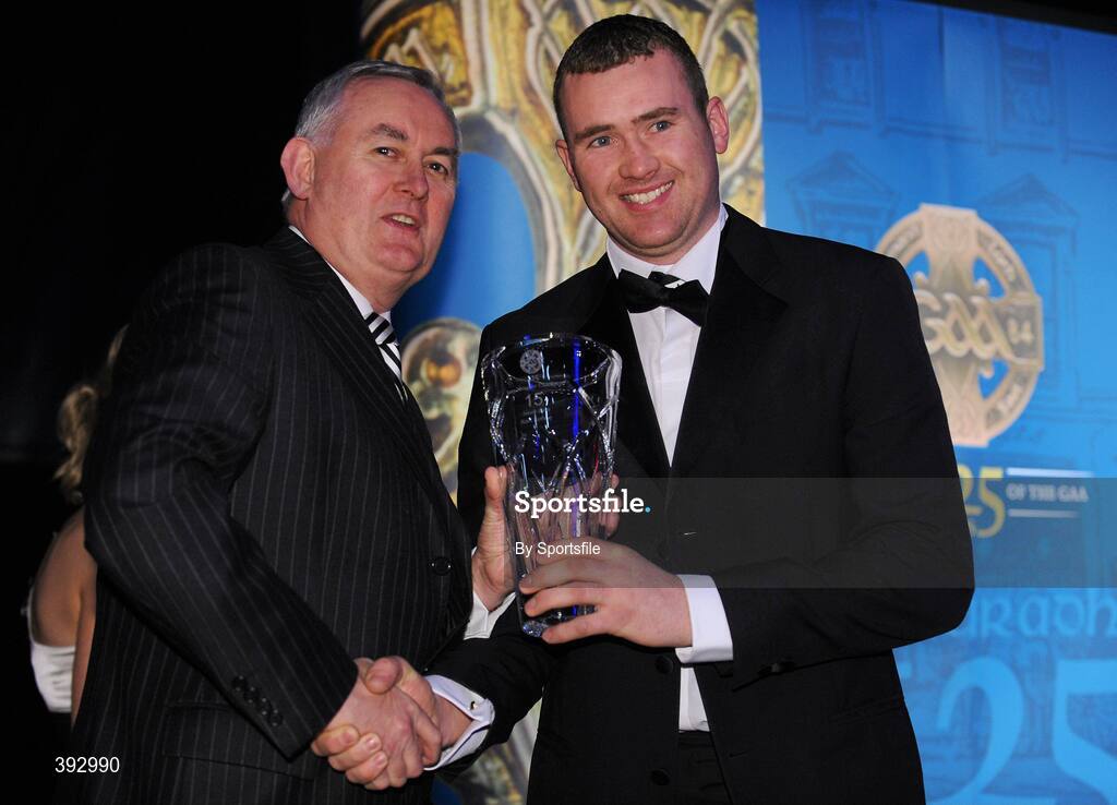 19 December 2009; Karl Kehoe, Fermanagh, is presented with his Lory Meagher Champion 15 Award by Uachtarán CLG Criostóir Ó Cuana. Christy Ring/Nicky Rackard/Lory Meagher Champion 15 & Rounder All-Star Awards 2009, Croke Park, Dublin. Photo by Sportsfile