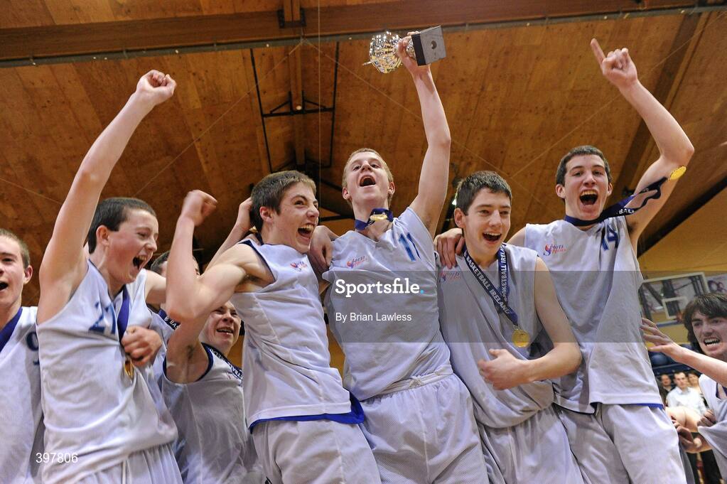 27 January 2010; Pobailscoil Inbhear Sceine, Kerry, captain Gavin Crowley and his team-mates celebrate with the cup. All-Ireland School Cup Finals 2010 - U16 Boys B Final, Patrician High School, Monaghan v Pobailscoil Inbhear Sceine, Kerry, National Basketball Arena, Tallaght, Dublin. Picture credit: Brian Lawless / SPORTSFILE