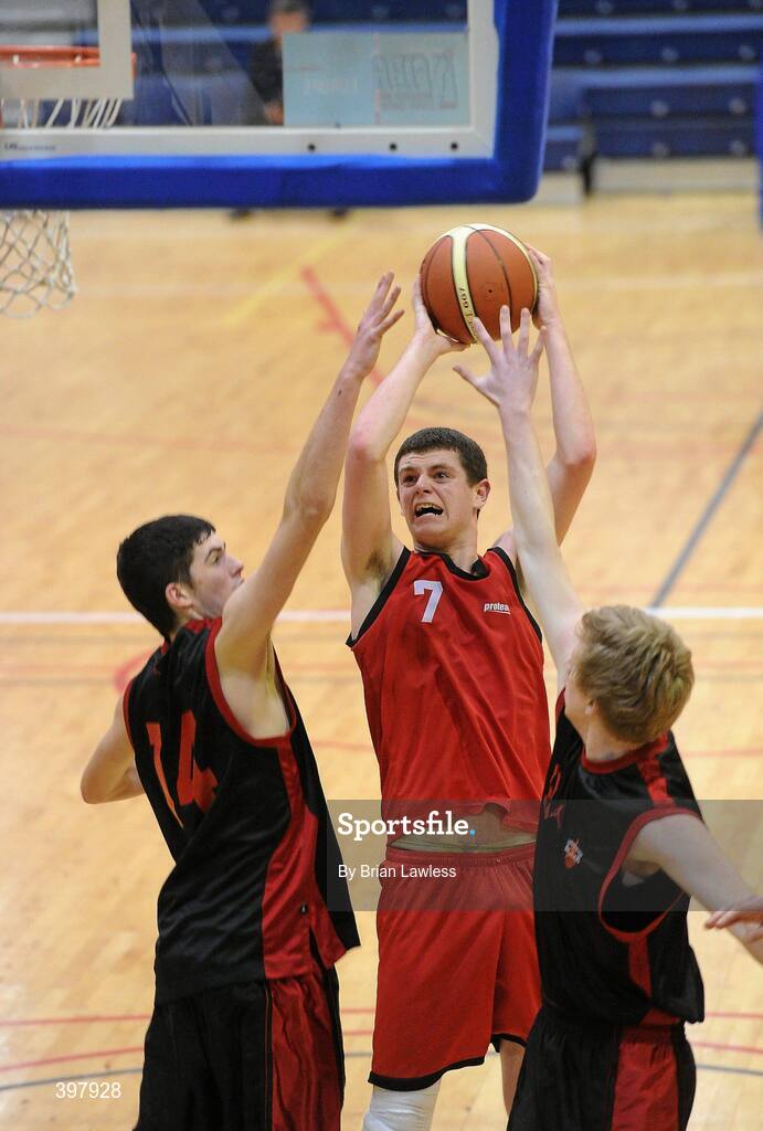 27 January 2010; John Chubb, Chanel College, Dublin, in action against Conor Dorrian, left, and Brendan McGlynn, St. Eunans, Letterkenny. All-Ireland School Cup Finals 2010 - U19 Boys B Final, St. Eunans, Letterkenny v Chanel College, Dublin, National Basketball Arena, Tallaght, Dublin. Picture credit: Brian Lawless / SPORTSFILE