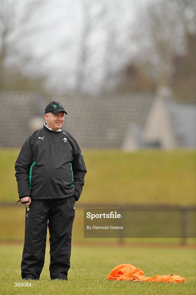 28 January 2010; Ireland head coach Declan Kidney during squad training ahead of their opening RBS Six Nations Rugby Championship game against Italy on February 6th. University of Limerick, Limerick. Picture credit: Diarmuid Greene / SPORTSFILE