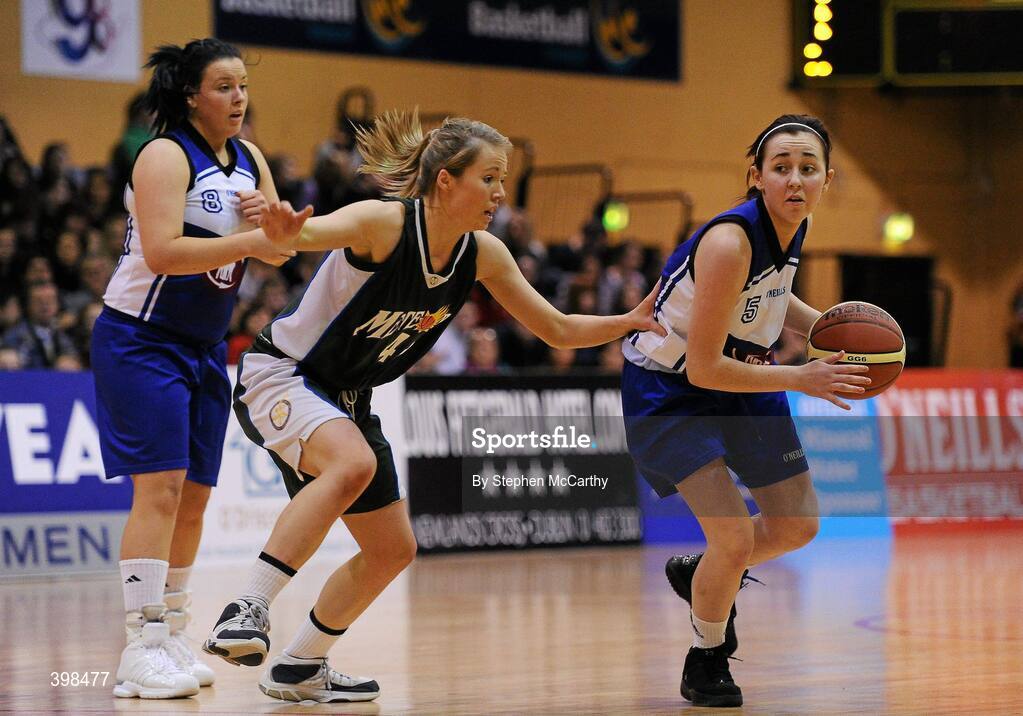 29 January 2010; Lisa Dennehy, right, and Clodagh Scannell, AOS Security Glanmire, in action against Rachel Fitzsimmons, Meteors. Basketball Ireland Women’s Under 18 National Cup Final, AOS Security Glanmire, Cork, v Meteors, Dublin, National Basketball Arena, Tallaght, Dublin. Picture credit: Stephen McCarthy / SPORTSFILE