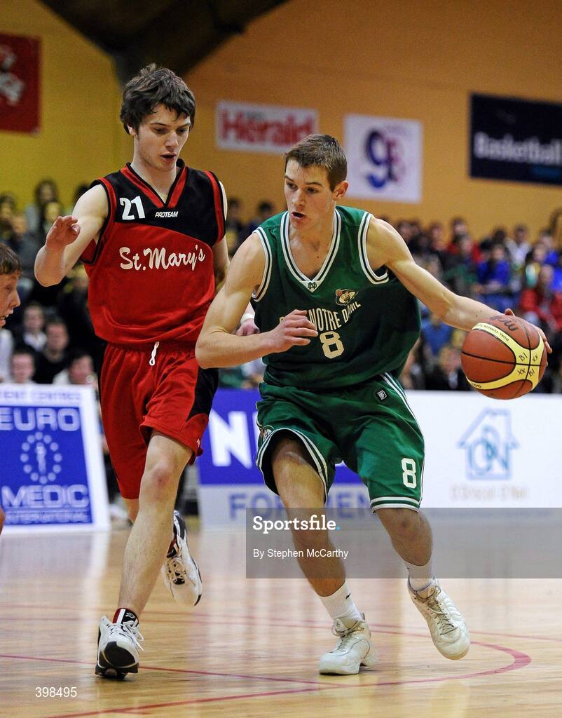 29 January 2010; Stephen Fitzsimons, Eanna, in action against Declan Cahill, St. Mary’s Castleisland. Basketball Ireland Men’s Under 18 National Cup Final, Eanna, Dublin V St. Mary’s Castleisland, Kerry, Tallaght, Dublin. Picture credit: Stephen McCarthy / SPORTSFILE