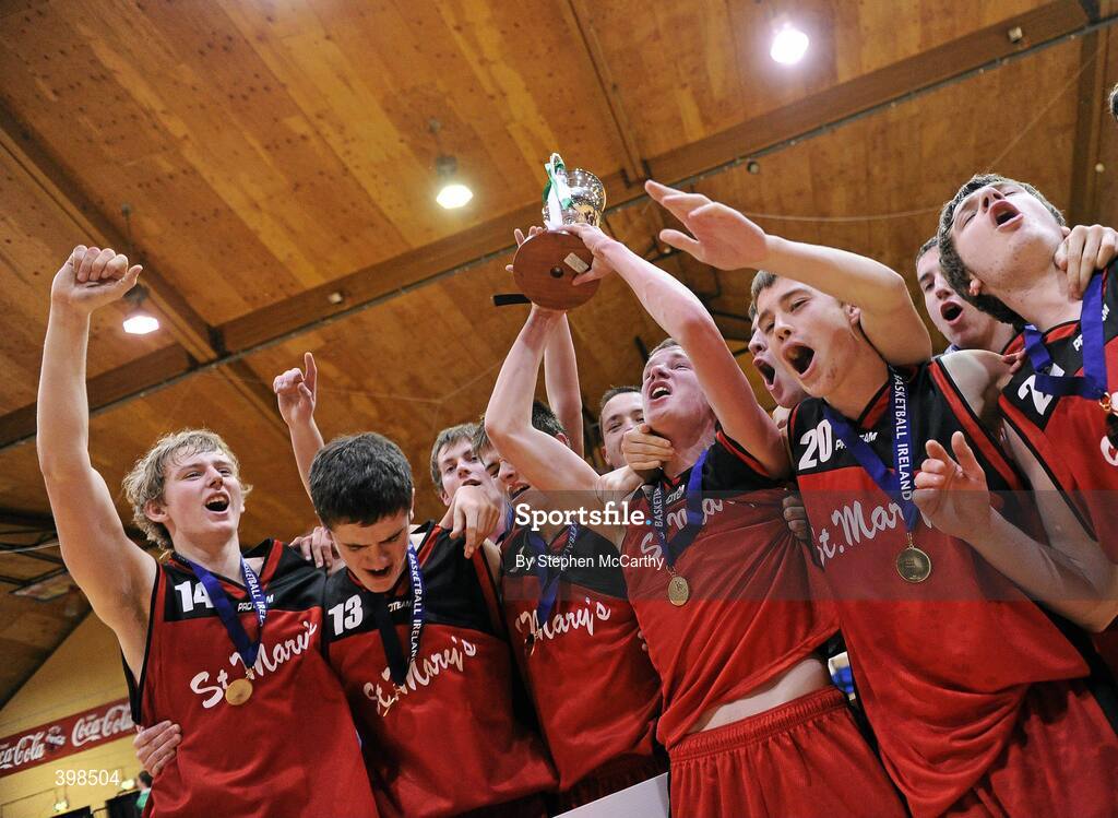 29 January 2010; St. Mary’s Castleisland captain Seamus Brosnan and team-mates celebrate with the cup. Basketball Ireland Men’s Under 18 National Cup Final, Eanna, Dublin V St. Mary’s Castleisland, Kerry, Tallaght, Dublin. Picture credit: Stephen McCarthy / SPORTSFILE