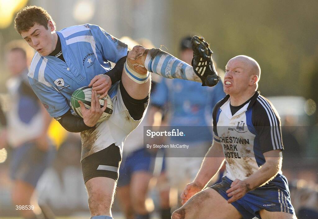 30 January 2010; Ronan O'Mahony, Garryowen, in action against Cronan Healy, Cork Constitution. AIB Cup Final, Cork Constitution v Garryowen, Dubarry Park, Athlone, Co. Westmeath. Picture credit: Stephen McCarthy / SPORTSFILE