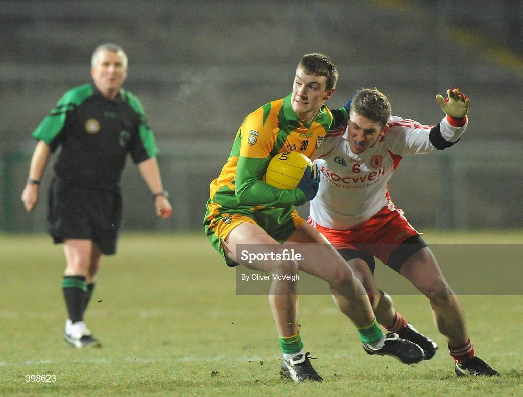 30 January 2010; Leo McLoone, Donegal, in action against Dermot Carlin, Tyrone. Barrett Sports Lighting Dr. McKenna Cup Final, Donegal v Tyrone, Brewster Park, Enniskillen, Co. Fermanagh. Picture credit: Oliver McVeigh / SPORTSFILE