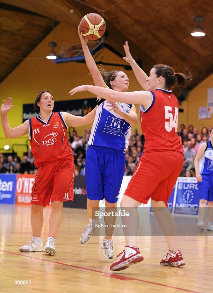 31 January 2010; Aine McKenna, Team Montenotte Hotel Cork, in action against Lindsay Peat, left, and Emma Reilly, DCU Mercy. Women's Superleague National Cup Final 2010, Team Montenotte Hotel Cork v DCU Mercy, National Basketball Arena, Tallaght, Dublin. Picture credit: Brendan Moran / SPORTSFILE