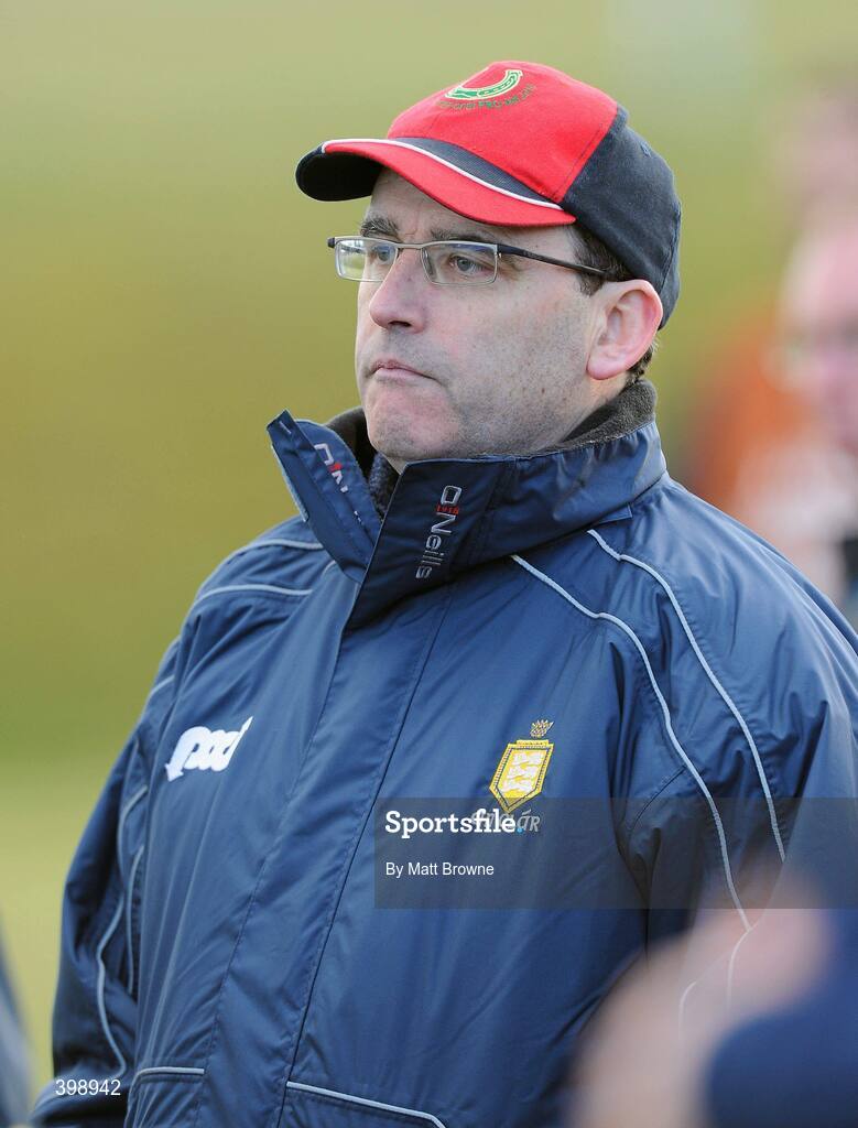 31 January 2010; Clare manager Ger O'Loughlin. Munster GAA Waterford Crystal Hurling Cup Semi-Final, Waterford v Clare, Ballyduff GAA Grounds, Ballyduff Upper, Waterford. Picture credit: Matt Browne / SPORTSFILE
