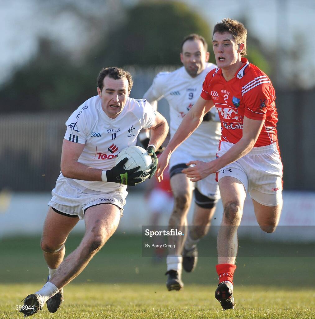 31 January 2010; Robert Kelly, Kildare, in action against Declan Byrne, Louth. O'Byrne Cup Semi-Final, Kildare v Louth, St Conleth's Park, Newbridge, Co. Kildare. Picture credit: Barry Cregg / SPORTSFILE