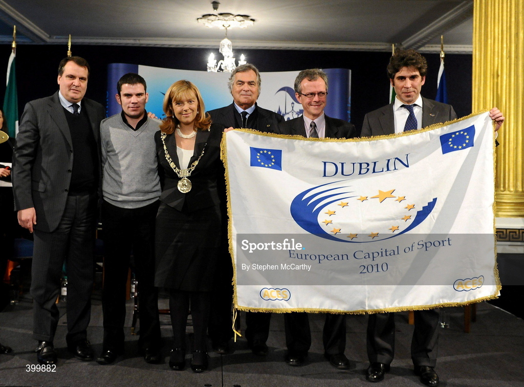 4 February 2010; Lord Mayor Councillor Emer Costello accepts the handover of Dublin – European Capital of Sport 2010 flag from, from right, Cllr. Alan Christian Rizzi, from Milan, Italy, holder of the 2009 Capital of Sport designation, Pierre Mairesse, EU Commission, and Mr Gian Francesco Lupatelli, from the Association of European Capitals of Sport, ACES, in the company of Republic of Ireland assistant manager Marco Tardelli, left, and boxer and Ambassador of Dublin Sport 2010 Bernard Dunne. Lord Mayor Councillor Emer Costello announced the appointment of eleven ambassadors of sport from Dublin’s sporting communities to celebrate the achievements of the Capital and its citizens at the start of Dublin – European Capital of Sport 2010 today. The Ambassadors of Dublin Sport were nominated by their clubs and sporting governing bodies. St Patrick's Hall, Dublin Castle, Dublin. Picture credit: Stephen McCarthy / SPORTSFILE