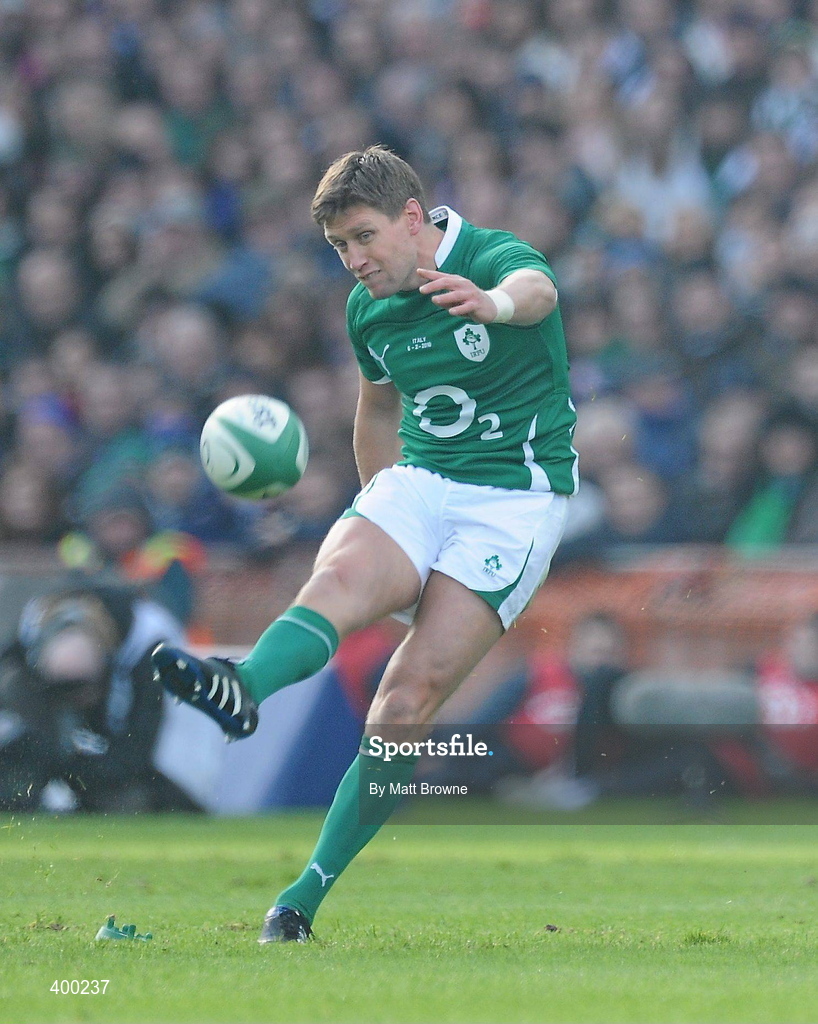 6 February 2010; Ronan O’Gara, Ireland, scores his side's first penalty. RBS Six Nations Rugby Championship, Ireland v Italy, Croke Park, Dublin. Picture credit: Matt Browne / SPORTSFILE