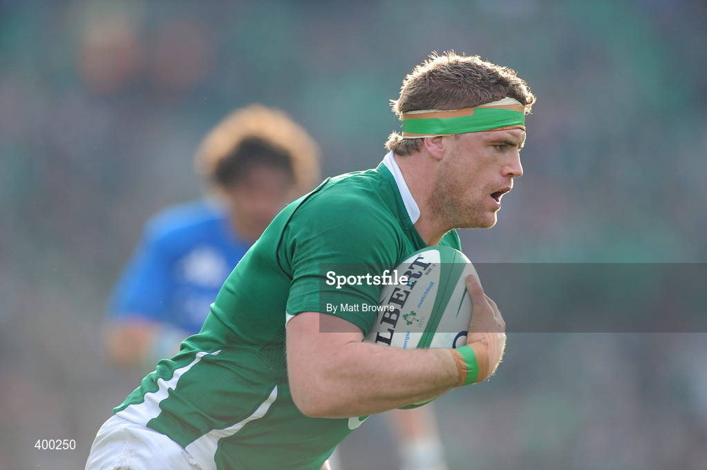 6 February 2010; Jamie Heaslip, Ireland, on his way to scoring his side's first try. RBS Six Nations Rugby Championship, Ireland v Italy, Croke Park, Dublin. Picture credit: Matt Browne / SPORTSFILE