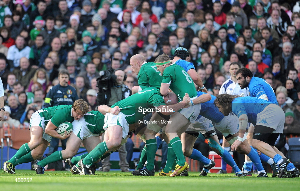 6 February 2010; Ireland set up a rolling maul. RBS Six Nations Rugby Championship, Ireland v Italy, Croke Park, Dublin. Picture credit: Brendan Moran / SPORTSFILE