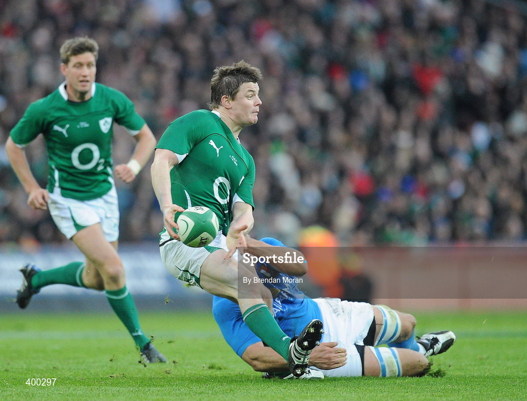 6 February 2010; Brian O’Driscoll, Ireland, is tackled by Alessandro Zanni, Italy. RBS Six Nations Rugby Championship, Ireland v Italy, Croke Park, Dublin. Picture credit: Brendan Moran / SPORTSFILE