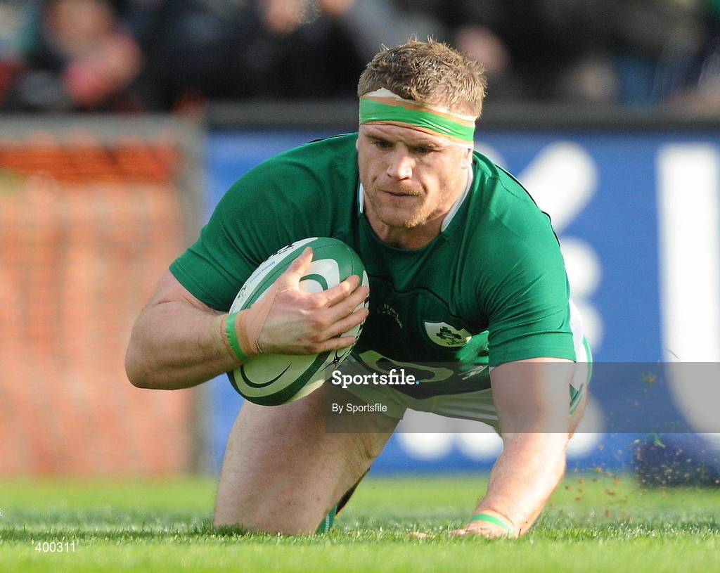 6 February 2010; Jamie Heaslip, Ireland, scores his side's first try. RBS Six Nations Rugby Championship, Ireland v Italy, Croke Park, Dublin. Photo by Sportsfile