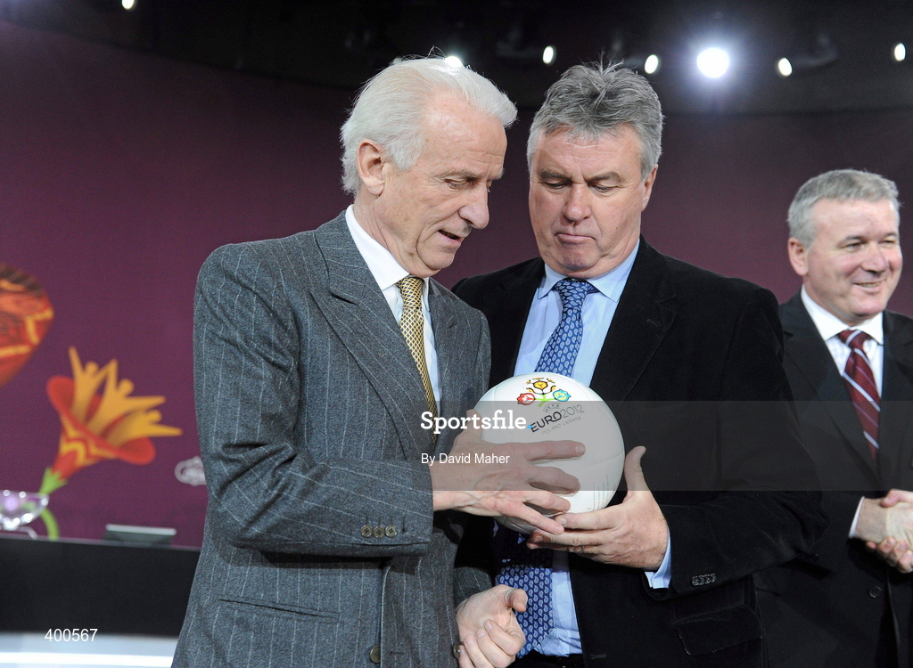 7 February 2010; Republic of Ireland manager Giovanni Trapattoni with Russian head coach Guus Hiddink at the end of the UEFA European Championship Qualifying Draw. Warsaw's Palace of Culture and Science, Warsaw, Poland. Picture credit: David Maher / SPORTSFILE