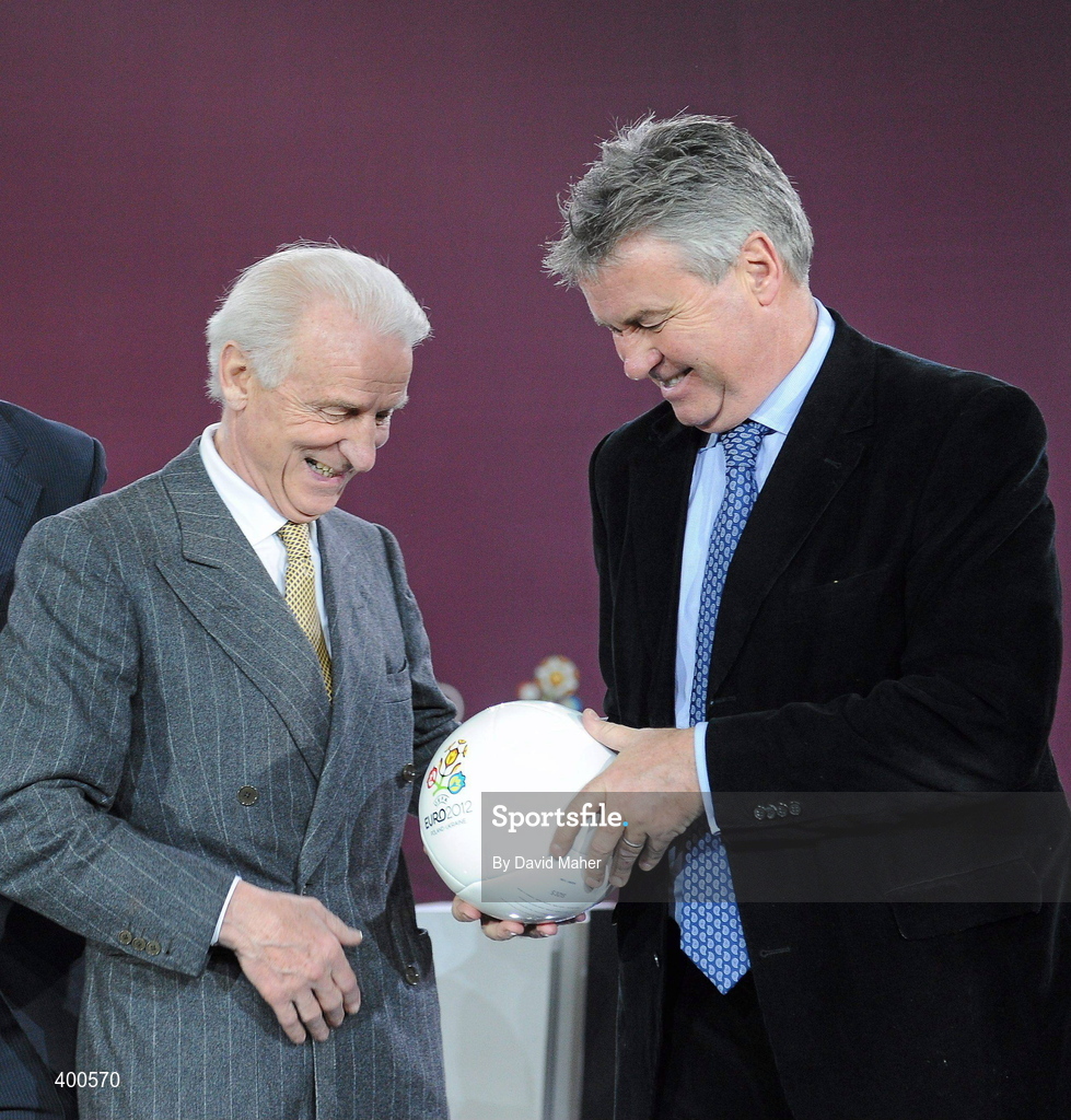 7 February 2010; Republic of Ireland manager Giovanni Trapattoni with Russian head coach Guus Hiddink at the end of the UEFA European Championship Qualifying Draw. Warsaw's Palace of Culture and Science, Warsaw, Poland. Picture credit: David Maher / SPORTSFILE