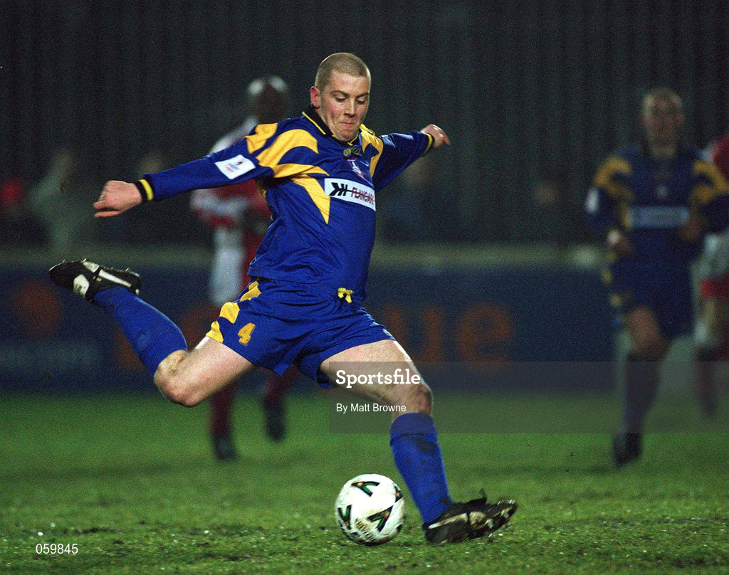 23 March 2001; Vinny Perth of Longford Town during the FAI Harp Lager Cup Third Round Replay match between St Patrick's Athletic and Longford Town at Richmond Park in Dublin. Photo by Matt Browne/Sportsfile