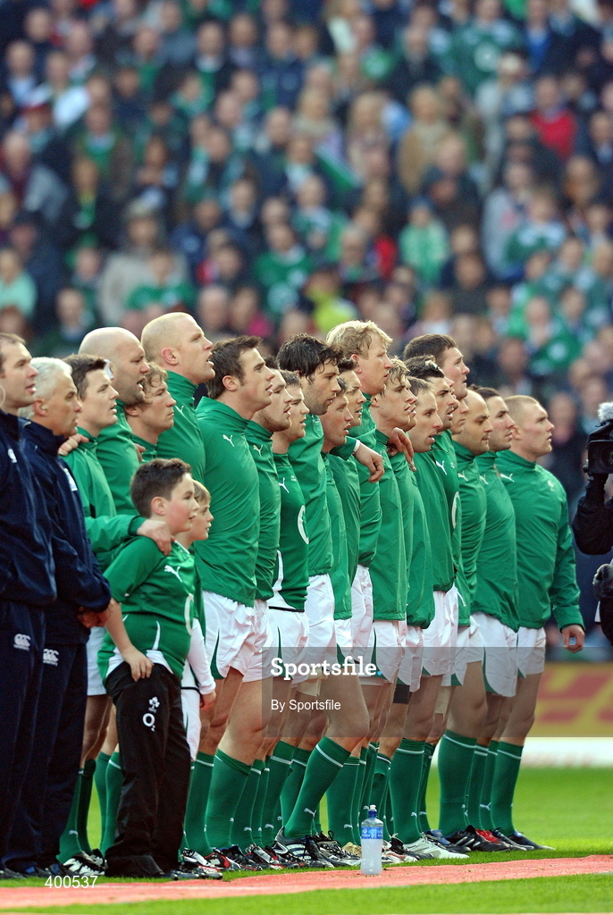 6 February 2010; The Ireland team stand for the National Anthem. RBS Six Nations Rugby Championship, Ireland v Italy, Croke Park, Dublin. Photo by Sportsfile