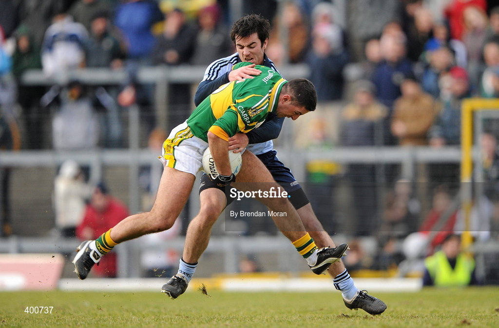 7 February 2010; Aidan O'Mahony, Kerry, in action against Michael McAuley, Dublin. Allianz GAA Football National League, Division 1, Round 1, Kerry v Dublin. Fitzgerald Stadium, Killarney. Picture credit: Brendan Moran / SPORTSFILE