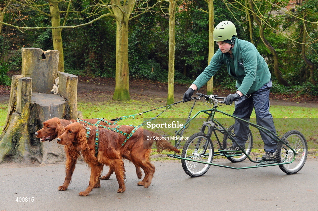 7 February 2010; Cycling enthusiasts were out in force at the National Cyclocross Championships. National Cyclocross Championships, St. Anne's Park, Raheny, Dublin. Picture credit: Stephen McMahon / SPORTSFILE