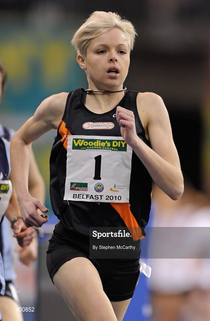 6 February 2010; Becky Woods, Clonliffe Harriers A.C., on her way to third place in the Senior Women's 1500m Final, in a time of 4.40.74, at the second day of the Woodie’s DIY Senior Indoor Championships. Odyssey Arena, Belfast, Co. Antrim. Picture credit: Stephen McCarthy / SPORTSFILE