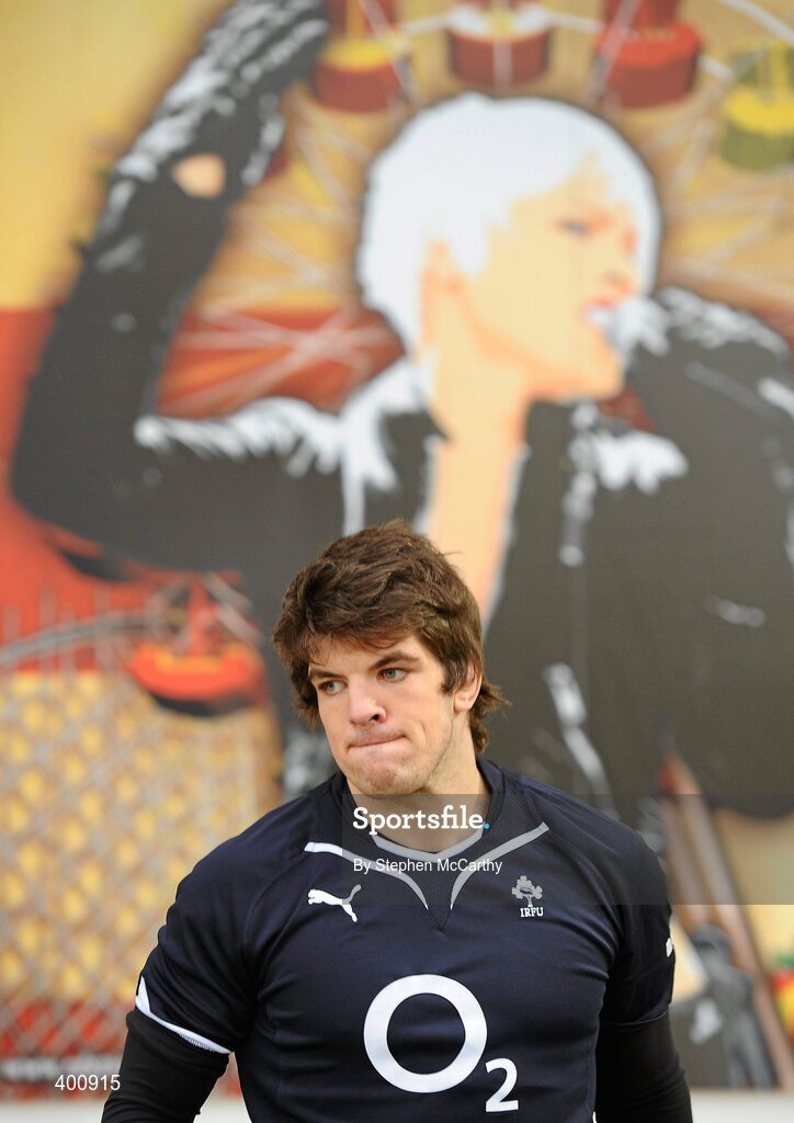8 February 2010; Ireland's Donncha O'Callaghan arrives for squad training ahead of their RBS Six Nations Rugby Championship match against France on Saturday. Ireland rugby squad training, RDS, Ballsbridge, Dublin. Picture credit: Stephen McCarthy / SPORTSFILE