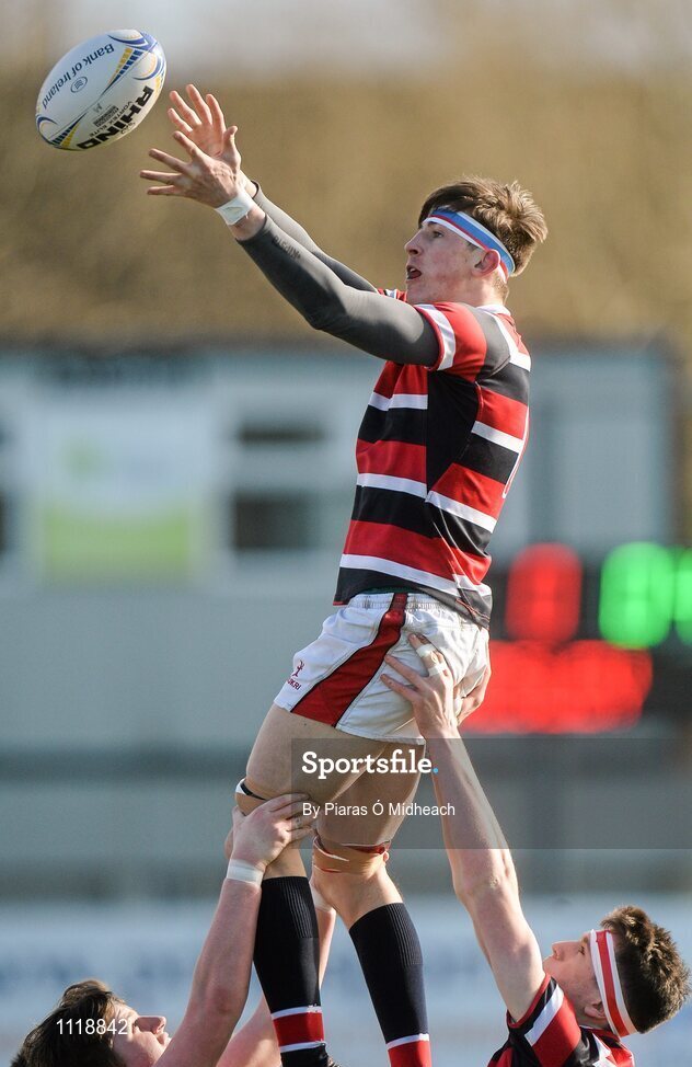 2 March 2016; Luke Corish, Wesley College, wins possession in the line-out. Bank of Ireland Vinnie Murray Cup Final, Castleknock College v Wesley College, Donnybrook Stadium, Donnybrook, Dublin. Picture credit: Piaras Ó Mídheach / SPORTSFILE
