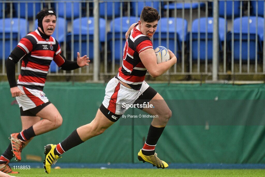 2 March 2016; Adam Curry, Wesley College, on his way to scoring his sides first try. Bank of Ireland Vinnie Murray Cup Final, Castleknock College v Wesley College, Donnybrook Stadium, Donnybrook, Dublin. Picture credit: Piaras Ó Mídheach / SPORTSFILE