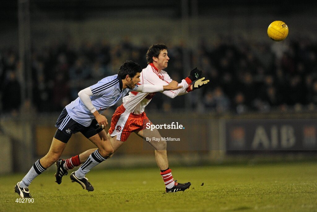 13 February 2010; Mark Craig, Derry, in action against Cian O'Sullivan, Dublin. Allianz National Football League, Division 1, Round 2, Dublin v Derry, Parnell Park, Dublin. Picture credit: Ray McManus / SPORTSFILE