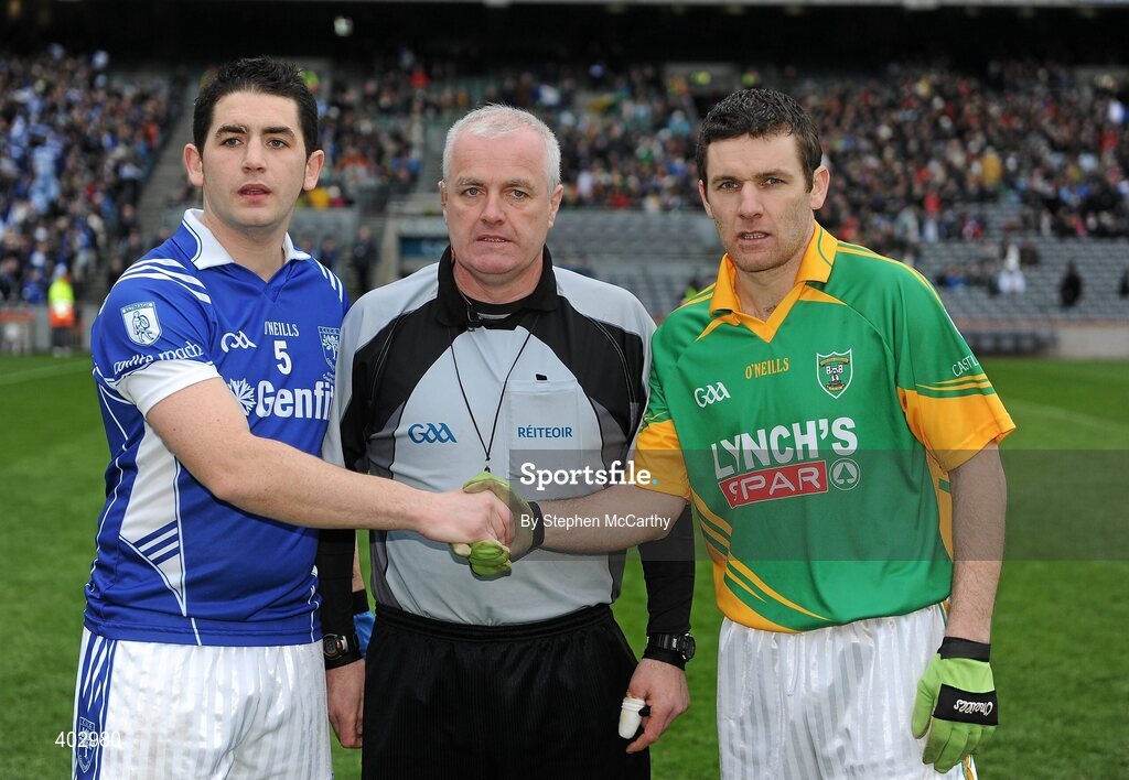 14 February 2010; Referee Sean Carroll, Westmeath, with Kiltimagh captain Damien Gallagher, left, and Castlegregory captain Adrian Finn. AIB GAA Football All-Ireland Junior Club Championship Final, Castlegregory, Kerry, v Kiltimagh, Mayo, Croke Park, Dublin. Picture credit: Stephen McCarthy / SPORTSFILE