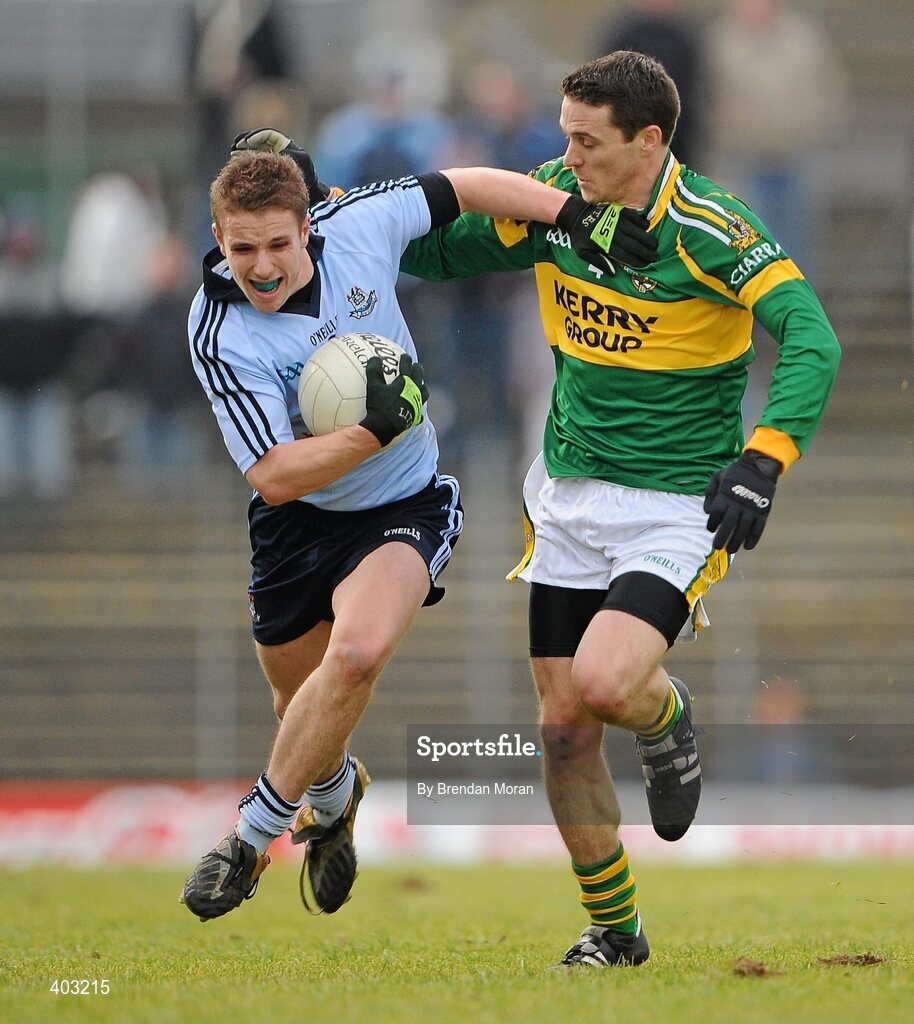 7 February 2010; Alan Hubbard, Dublin, in action against Adrian O'Connell, Kerry. Allianz GAA Football National League, Division 1, Round 1, Kerry v Dublin. Fitzgerald Stadium, Killarney. Picture credit: Brendan Moran / SPORTSFILE