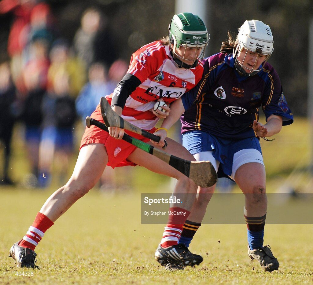 21 February 2010; Julie McGrath, CIT, in action against Darina Ryan, UL. Ashbourne Shield Final, Cork Institute of Technology v University of Limerick. Cork Institute of Technology, Cork. Picture credit: Stephen McCarthy / SPORTSFILE