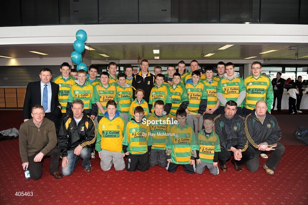 26 February 2010; Kilkenny All-Star Henry Shefflin with  Bennettsbridge GAA club members and team sponsor PJ Cullen at the announcement of a new partnership with Centra and its 558 retail partners. Centra have been confirmed as an official sponsor of the GAA Hurling All-Ireland Championship. Croke Park, Dublin. Picture credit: Ray McManus / SPORTSFILE