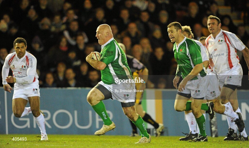 26 February 2010; Gary Halpin, Ireland Legends, makes a break against England Legends. The Stuart Mangan Memorial Cup, England Legends v Ireland Legends, The Stoop, Twickenham, London. Picture credit: Brendan Moran / SPORTSFILE