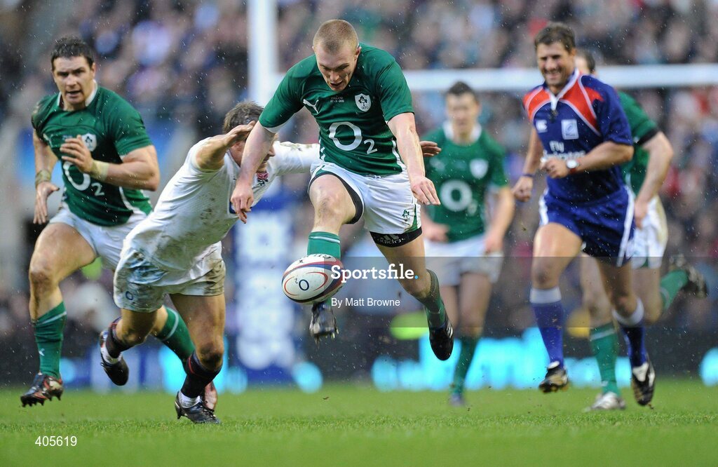27 February 2010; Keith Earls, Ireland, in action against Jonny Wilkinson, England. RBS Six Nations Rugby Championship, England v Ireland, Twickenham Stadium, Twickenham, London, England. Picture credit: Matt Browne / SPORTSFILE