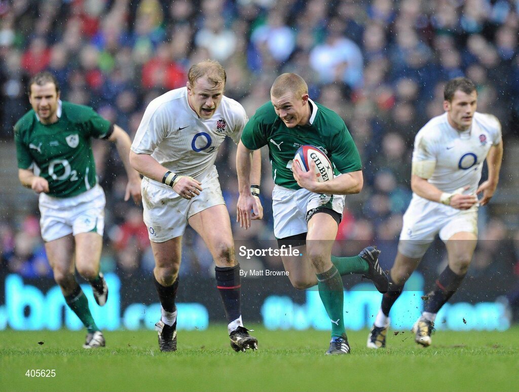 27 February 2010; Keith Earls, Ireland, goes past the England defence. RBS Six Nations Rugby Championship, England v Ireland, Twickenham Stadium, Twickenham, London, England. Picture credit: Matt Browne / SPORTSFILE