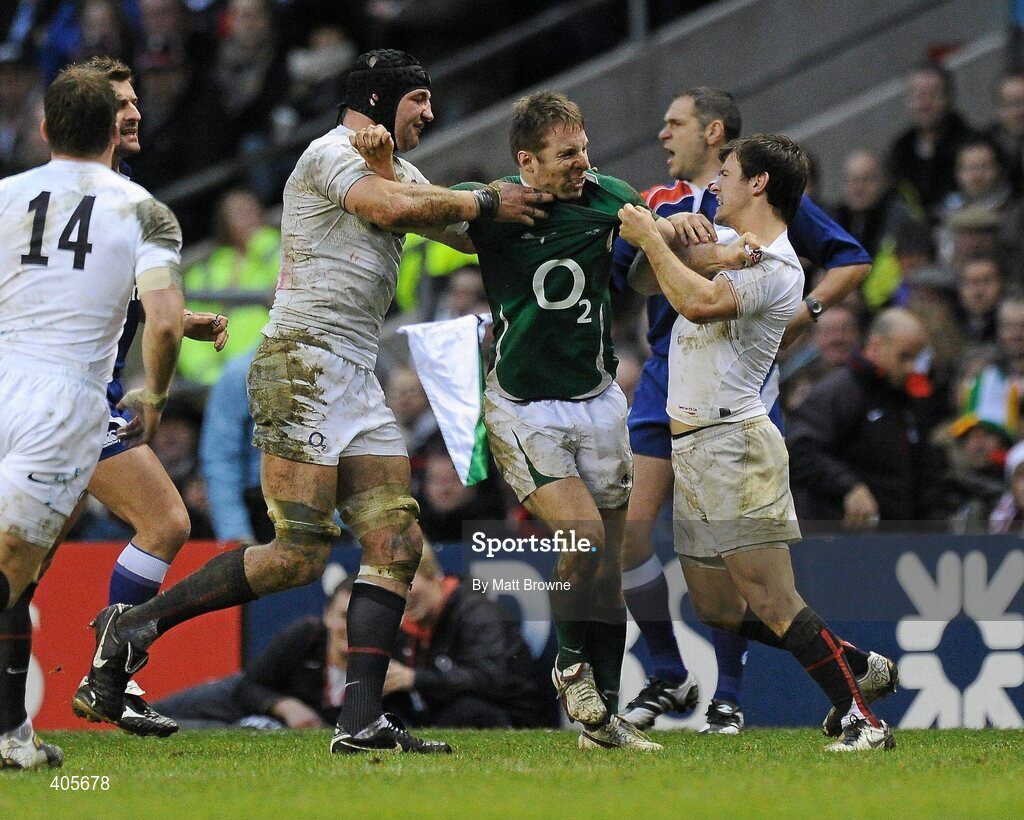 27 February 2010; Tomas O'Leary, Ireland, involved in an altercation with Danny Care, right, and Steve Borthwick, England. RBS Six Nations Rugby Championship, England v Ireland, Twickenham Stadium, Twickenham, London, England. Picture credit: Matt Browne / SPORTSFILE