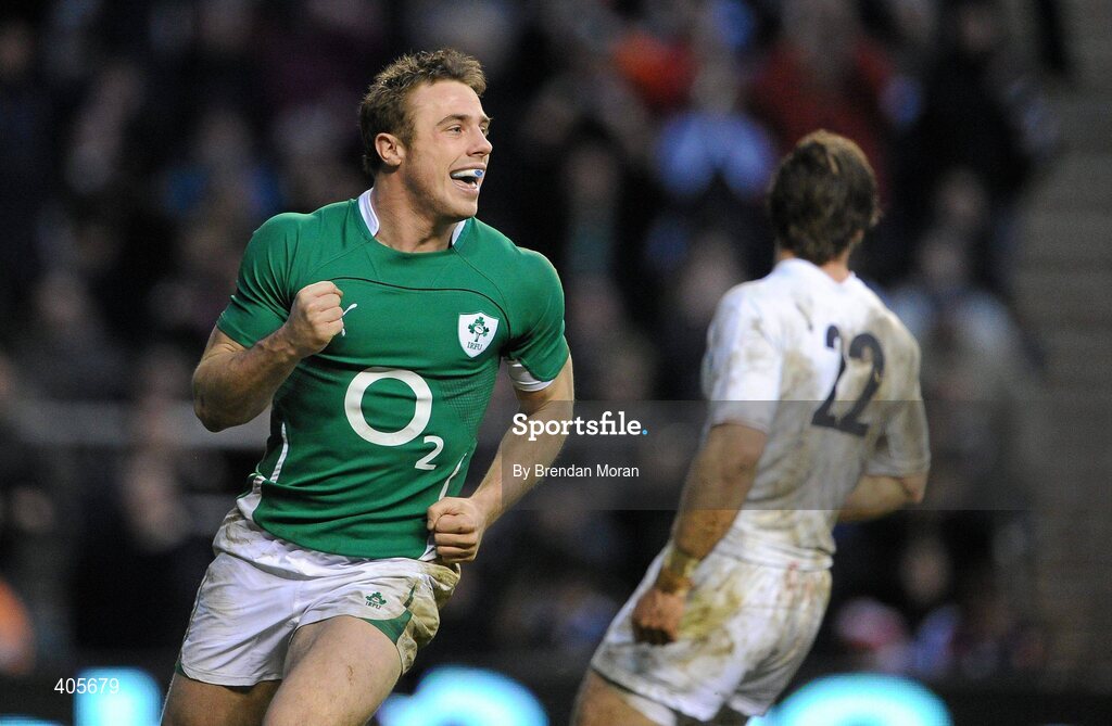 27 February 2010; Ireland's Tommy Bowe celebrates scoring his second and his side's third and winning try against England. RBS Six Nations Rugby Championship, England v Ireland, Twickenham Stadium, Twickenham, London, England. Picture credit: Brendan Moran / SPORTSFILE