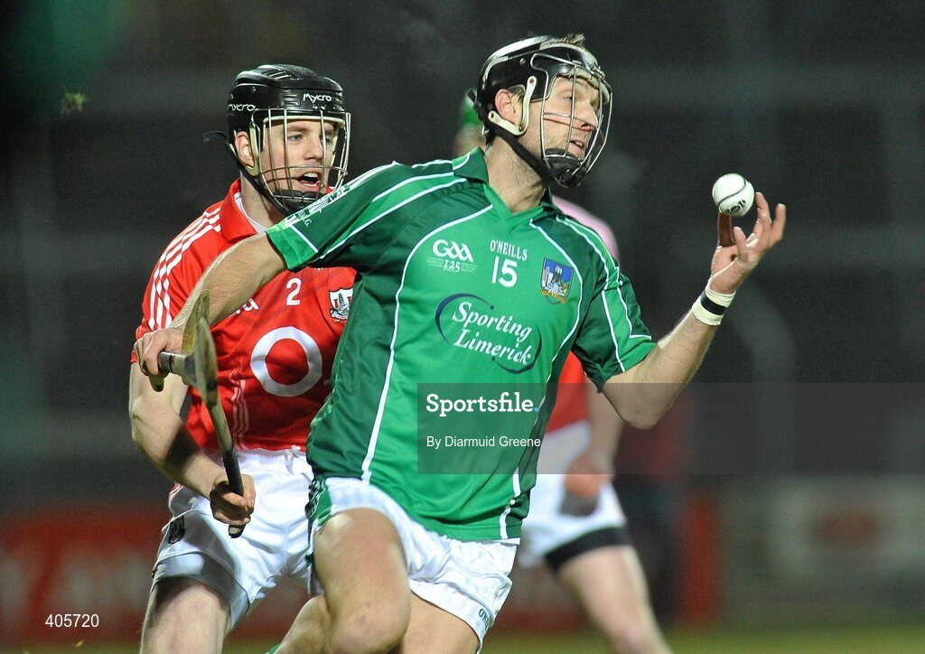 27 February 2010; Alan O'Connor, Limerick, in action against Shane O'Neill, Cork. Allianz GAA Hurling Hurling National League Division 1 Round 2, Limerick v Cork, Gaelic Grounds, Limerick. Picture credit: Diarmuid Greene / SPORTSFILE