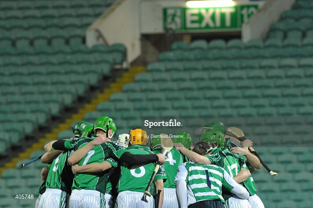 27 February 2010; The Limerick team gather together in a huddle before the game. Allianz GAA Hurling Hurling National League Division 1 Round 2, Limerick v Cork, Gaelic Grounds, Limerick. Picture credit: Diarmuid Greene / SPORTSFILE