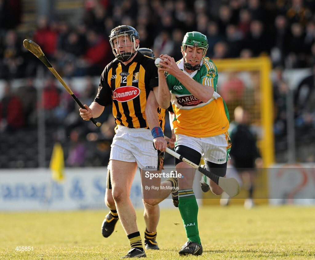 28 February 2010; Aidan Fogarty, Kilkenny, in action against Diarmuid Horan, Offaly. Allianz GAA Hurling National League Division 1 Round 2, Kilkenny v Offaly, Nowlan Park, Kilkenny. Picture credit: Ray McManus / SPORTSFILE