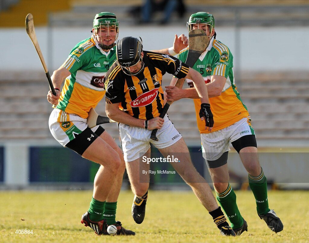 28 February 2010; Michael Rice, Kilkenny, in action against Joe Bregin, left, and Diarmuid Horan, Offaly. Allianz GAA Hurling National League Division 1 Round 2, Kilkenny v Offaly, Nowlan Park, Kilkenny. Picture credit: Ray McManus / SPORTSFILE