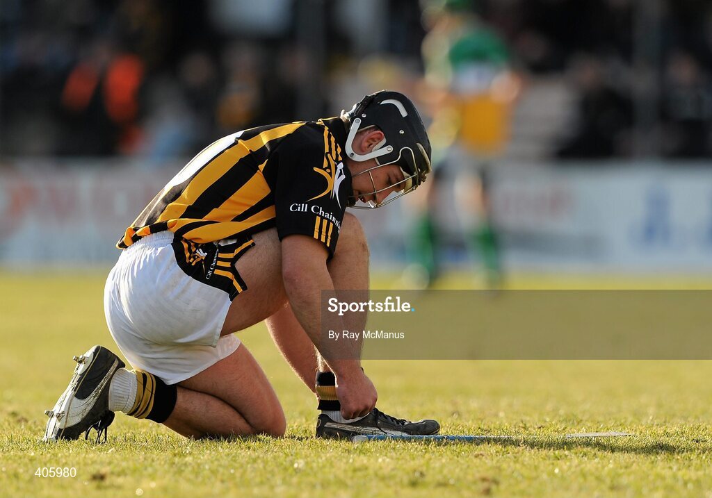 28 February 2010; John Mulhall, Kilkenny, ties his boot lace during the game. Allianz GAA Hurling National League Division 1 Round 2, Kilkenny v Offaly, Nowlan Park, Kilkenny. Picture credit: Ray McManus / SPORTSFILE