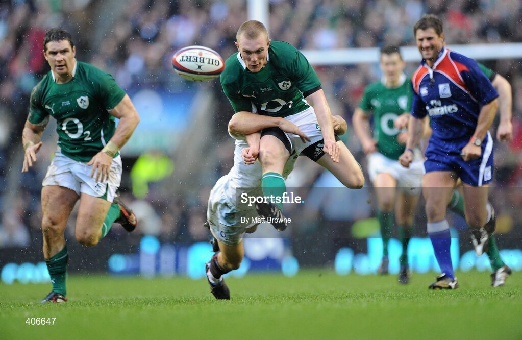 27 February 2010; Keith Earls, Ireland, is tackled by Johnny Wilkinson, England. RBS Six Nations Rugby Championship, England v Ireland, Twickenham Stadium, Twickenham, London, England. Picture credit: Matt Browne / SPORTSFILE