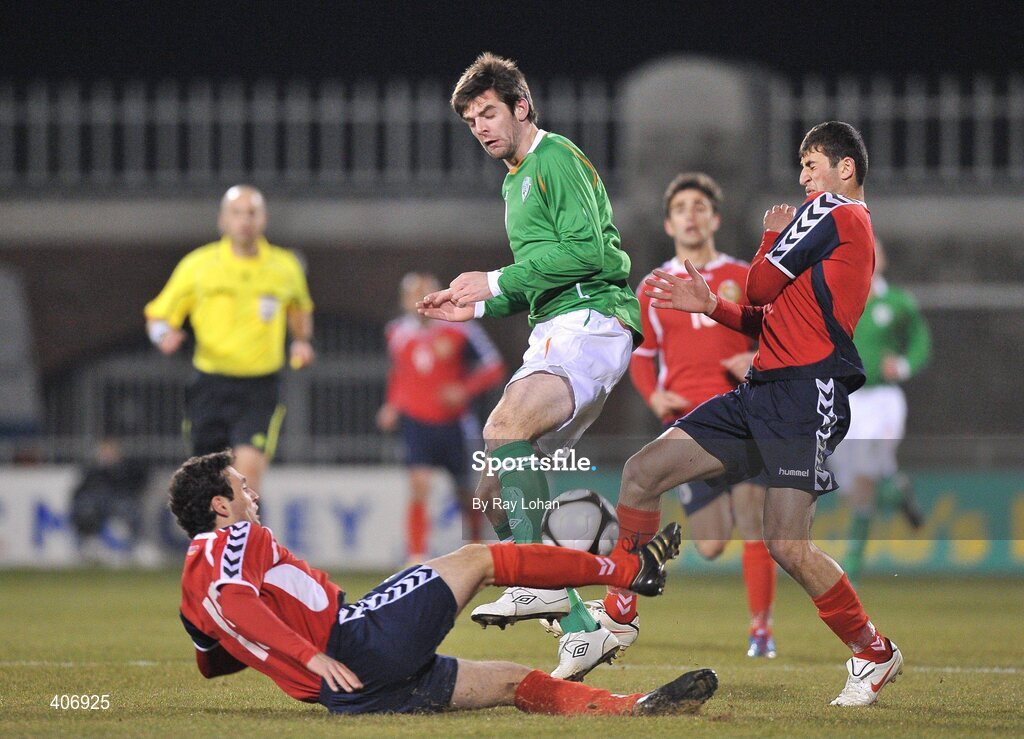 3 February 2010; Cillian Sheridan, Republic of Ireland, in action against Artur Yuspashyan, left, and Artashes Arakelyan, Armenia. UEFA European U21 Championship Qualifier, Republic of Ireland v Armenia, Tallaght Stadium, Tallaght, Co. Dublin. Picture credit: Ray Lohan / SPORTSFILE