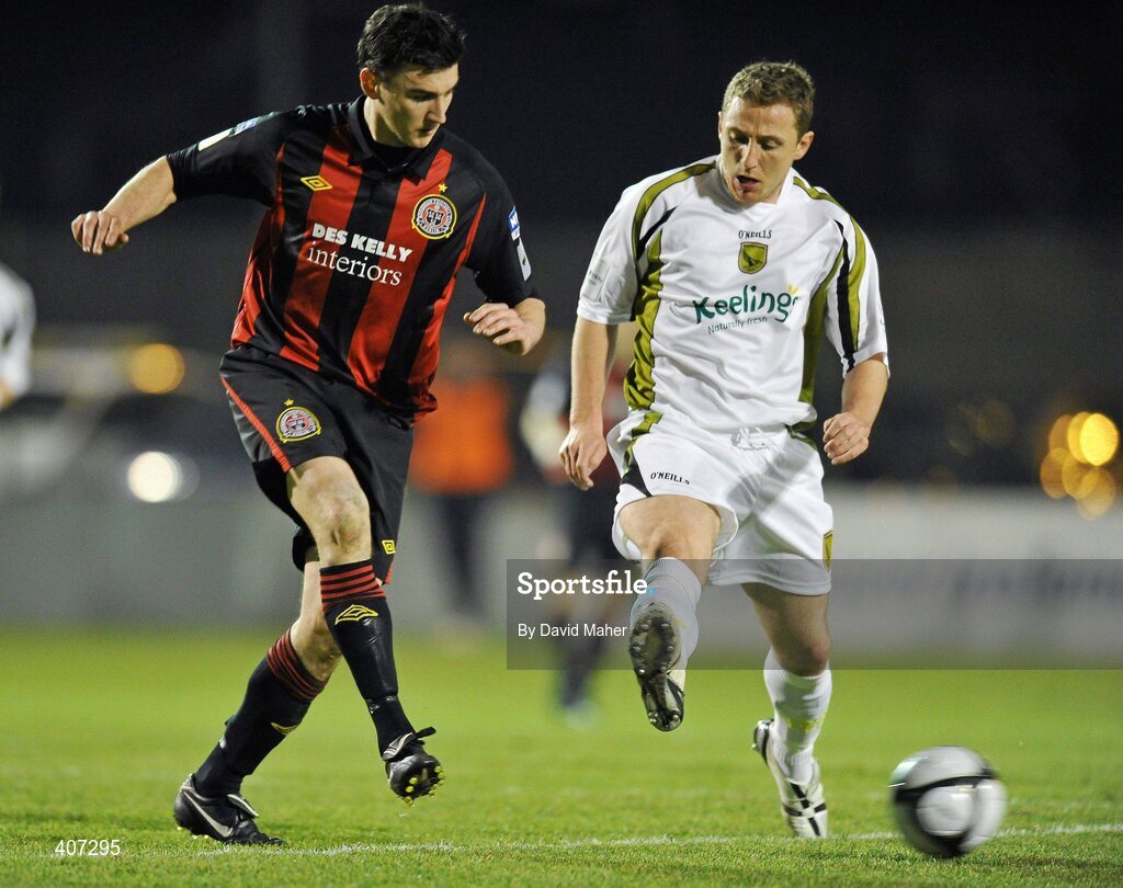 5 March 2010; Anto Murphy, Bohemians, in action against Gary O'Neill, Sporting Fingal. Airtricity League, Premier Division, Bohemians v Sporting Fingal, Dalymount Park, Dublin. Picture credit: David Maher / SPORTSFILE
