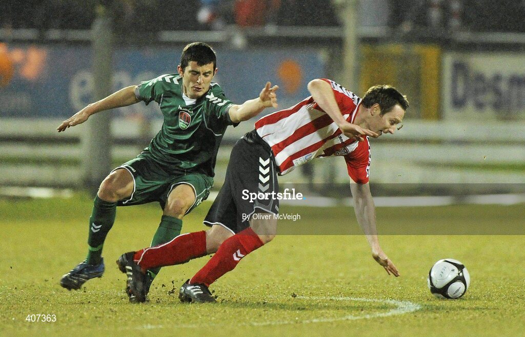 5 March 2010; Barry Molloy, Derry City, in action against Graham Cummins, Cork City Foras Co-op. Airtricity League, Premier Division, Derry City v Cork City Foras Co-op, Brandywell Stadium, Derry. Picture credit: Oliver McVeigh / SPORTSFILE